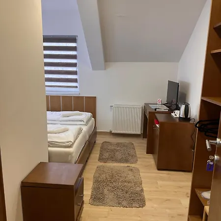 Aqua Prenociste Hotel 3*