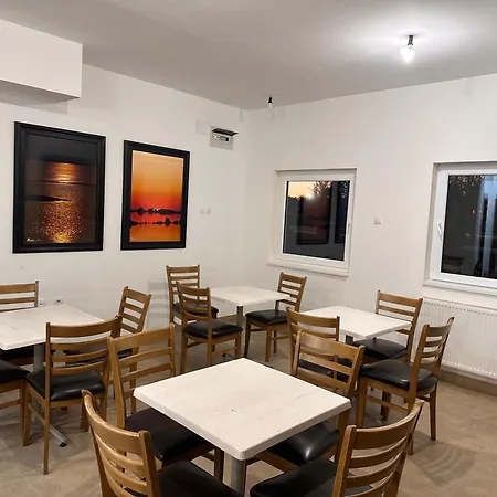 Hotel Aqua Prenociste 3*